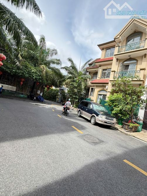 Biệt Thự Nội Khu Đẳng Cấp – Nguyễn Trọng Tuyển, P.1, Q.Tân Bình - 1