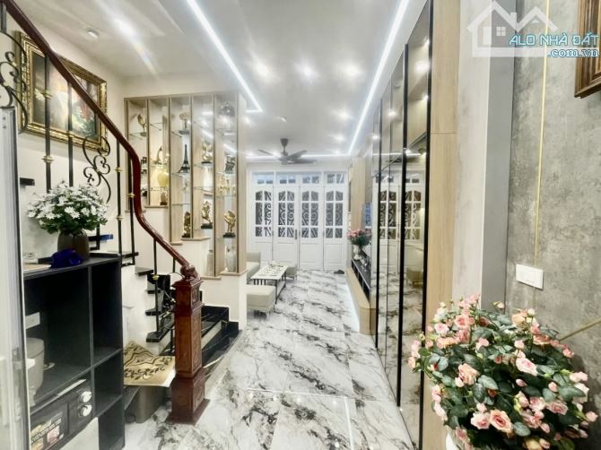 🏡 Bán Nhà 35m2 x 5 Tầng Ngõ Nông và Thông, Phố Tân Mai – Gần Ô Tô Tránh – Ở Ngay - 1