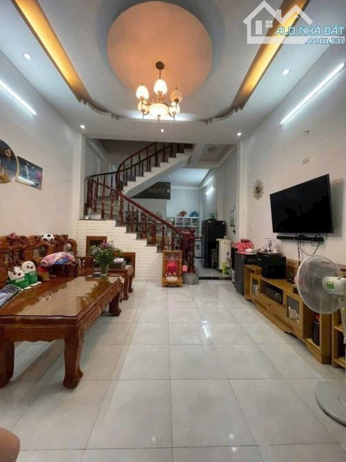 Bán Nhà 1 Lầu đường xe hơi thông , Gần Big C Dĩ An - Bình Dương - 1