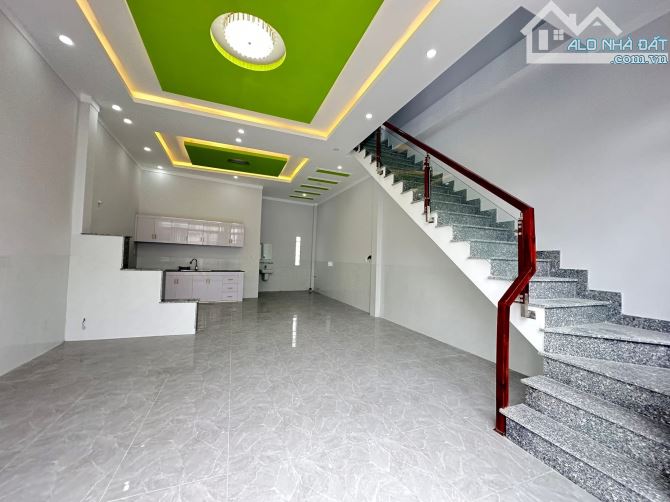 CHỦ GỞI BÁN NHÀ 1 TRỆT 1 LẦU (DT: 65M2) SỔ RIÊNG THỔ CƯ 100% ĐƯỜNG OTO P. TÂN VẠN - 1