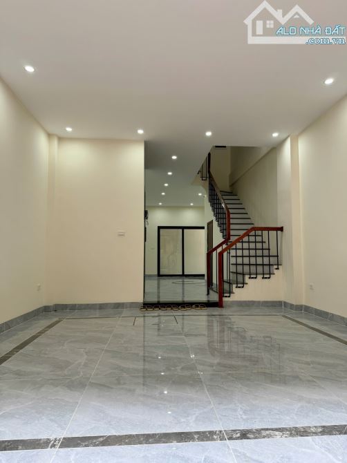 Bán nhà 5 tầng Vũ Văn Cẩn, Hà Đông, Ô tô, Thang máy, 2 thoáng - 1
