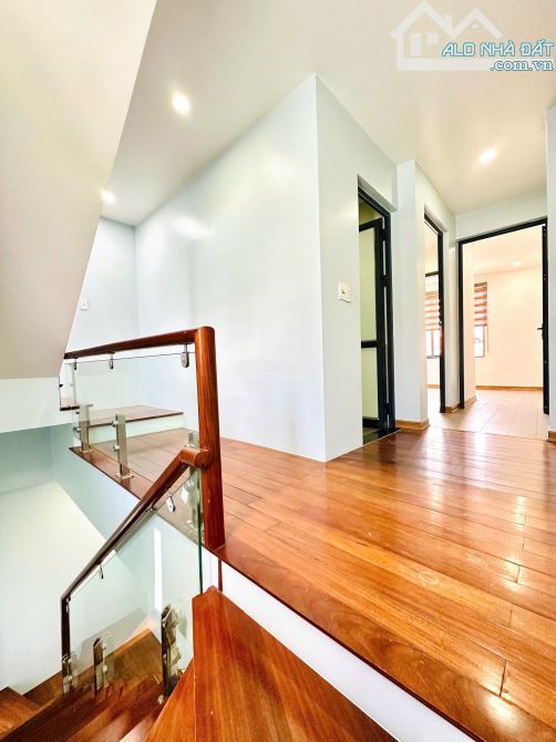 P Tuấn. 𝐒𝐢𝐞̂𝐮 𝐏𝐡𝐚̂̉𝐦 5 tầng Mặt Đường Đinh Nhu thông Nguyễn Công Hoà – Lán Bè - 1