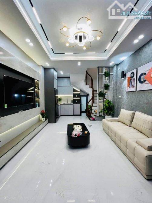 CỰC HIẾM - NHÀ KHU CÁT LINH - TÔN ĐỨC THẮNG - Ô TÔ ĐỖ CỬA - 1