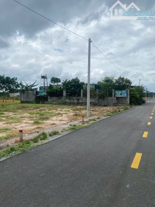 Chủ kẹt tiền bán gấp 2 nền đất view sông, diện tích 80m2 sổ sẵn, giá 1595 - 1