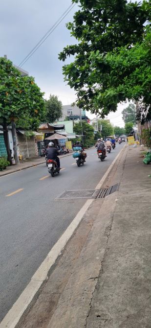 Nhà mặt tiền kinh doanh đa dịch vụ Linh Đông giá hơn 8 tỷ. - 1