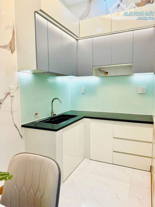 Bán nhà hẻm xe hơi 6m, gần Emart Phan Huy Ích, Gò Vấp, full nội thất, giá chỉ 3 tỷ 960 - 1