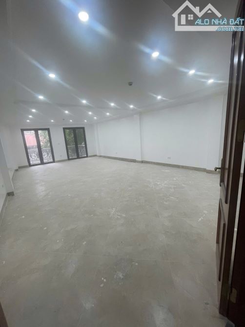 SIÊU PHẨM MẶT PHỐ LÒ ĐÚC - VỈA HÈ RỘNG - 7 TẦNG - THANG MÁY - PHÒNG CHÁY CHỮA CHÁY ĐẦY ĐỦ - 1