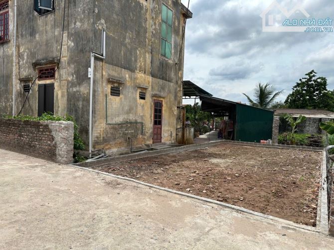 Bán 70,6m . Mặt tiền 5,8m đường oto tránh nhau thông các ngat tại CD Quán Trạch. Giá chỉ4x - 1