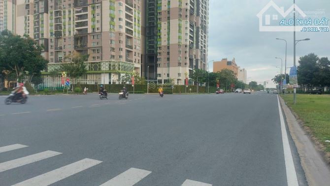 Cho thuê dài hạn 4600m2 đất view sông đường Nguyễn Văn Hưởng, Thảo Điền, Q2 - 1