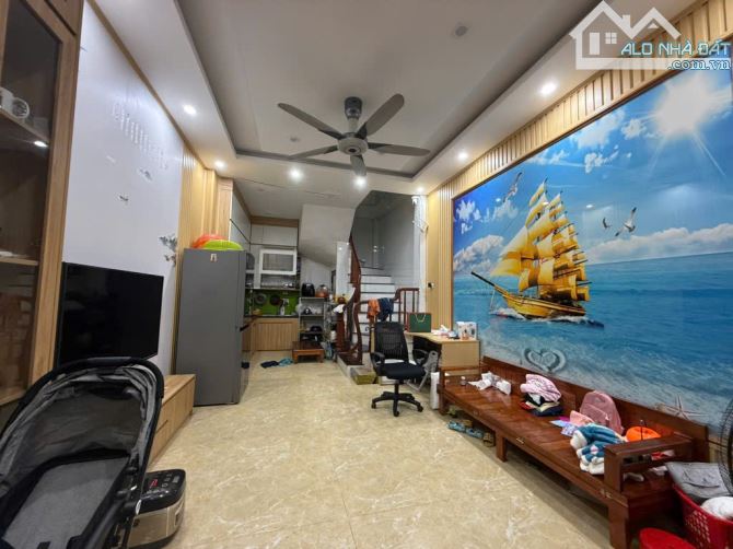 Bán nhà  Ngọc Hồi TT Thanh Trì 40m 5 tầng gần phố tiện ích gần nhà giá 6.6 tỷ - 1
