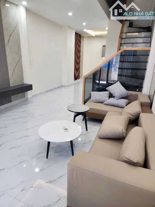 BÁN NHÀ BÌNH THUẬN Q7 -42M2 - 3 TẦNG 4PN - TẶNG FULL NỘI THẤT - HẺM 3M - NHỈNH 5 TỶ - 1