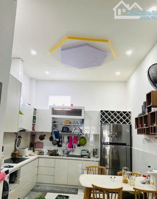 Ở NGAY! Bán Nhà Đẹp 4 Tầng Xe Hơi Thông Trần Quang Diệu, 40m2, 7.6 Tỷ - 1
