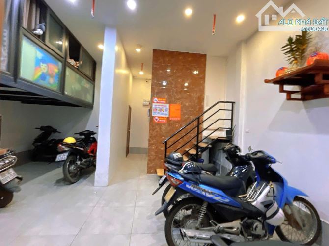 PL XUÂN THUỶ KINH DOANH, Ô TÔ ĐỖ CỬA. NGÕ THÔNG 42m2 7 tầng mt 5.9m Giá 15 tỷ - 1