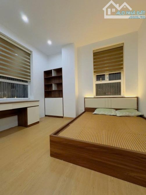 Cho thuê tòa CHDV MỚI 15 PHÒNG KHÉP KÍN FULL ĐỒ, OTO ĐỖ CỬA - 1