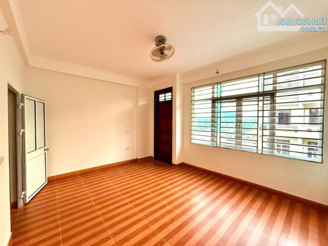 SIÊU PHẨM PHÂN LÔ PHÚ LA VỈA HÈ ĐƯỜNG 9M CHỈ 14,4 TỶ MẶT TIỀN 5M 5 TẦNG. - 1