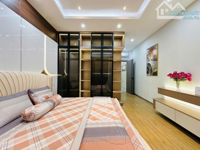 💥 Nguyễn Tư Giản – Nhà 5 Tầng Full Nội Thất – Sổ Riêng – Nhỉnh 10.x tỷ - 12