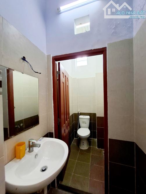Bán Rẻ CHDV sát mặt tiền Khu Lý Thường Kiệt P8 Tân Bình Giáp Q.10, 57m2,5 Tầng,chỉ Hơn 7 - 13