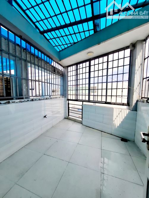 Bán Rẻ CHDV sát mặt tiền Khu Lý Thường Kiệt P8 Tân Bình Giáp Q.10, 57m2,5 Tầng,chỉ Hơn 7 - 20