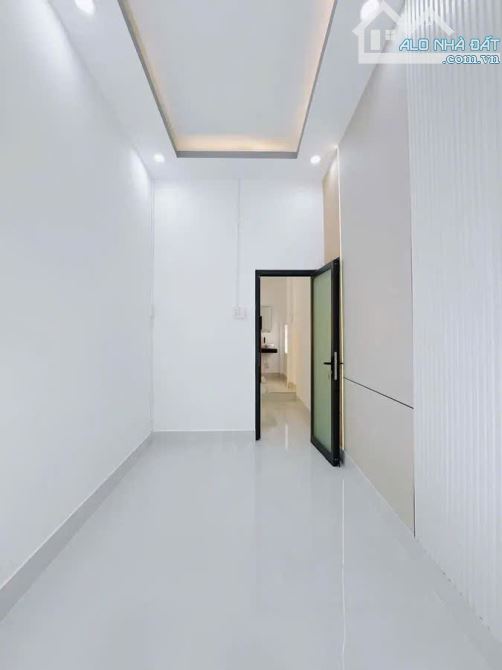 BÁN NHÀ NGUYỄN KHOÁI - PHƯỜNG 2 - QUẬN 4 - GIÁ 4,15 TỶ - 2