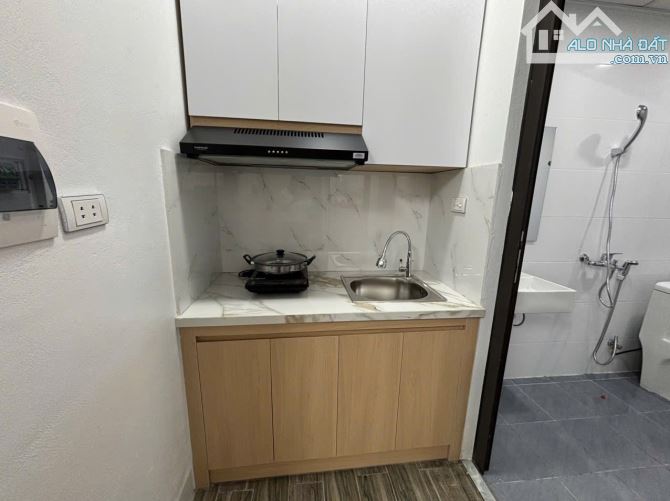 Bán tòa CCMN Vương Thừa Vũ 85m2*8T, TM - 24 phòng KK - PCCC - DT 1.1tỷ/năm - 2