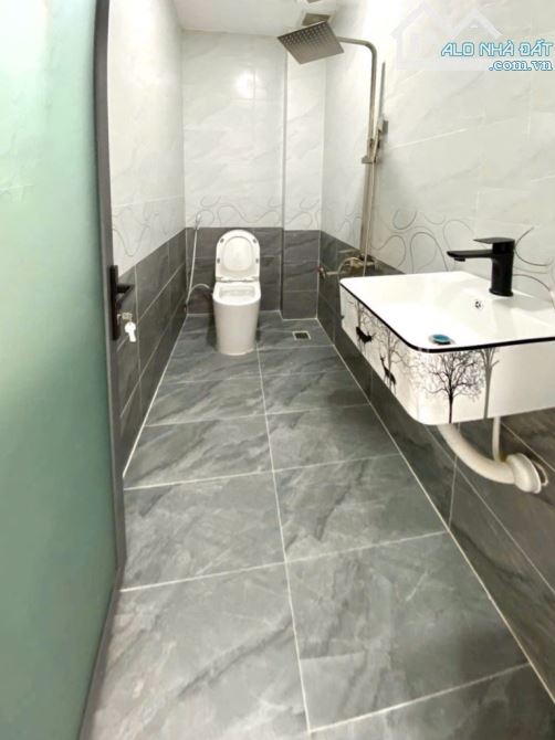 Siêu phẩm 3 tầng - mới - Gần Đầm Sen - Kênh Tân Hóa - Tân Phú - 4x11m, 5.7 TỶ - 2
