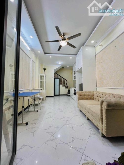 ĐỐNG ĐA – NGÕ CHỢ KHÂM THIÊN 30m 4 tầng ngõ 3 gác Chỉ 6,5tỷ - 2