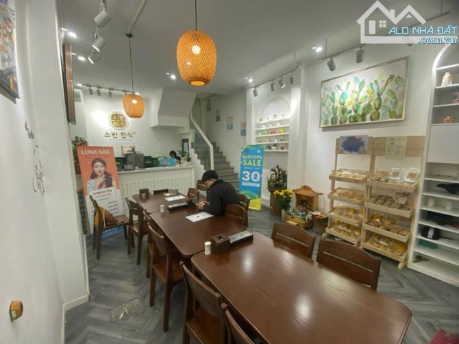 Bán nhà Mặt Phố khu vực Lý Thái Tổ, DT 36m x 5 tầng, mặt tiền 4.1m, 34 tỷ đồng - 1