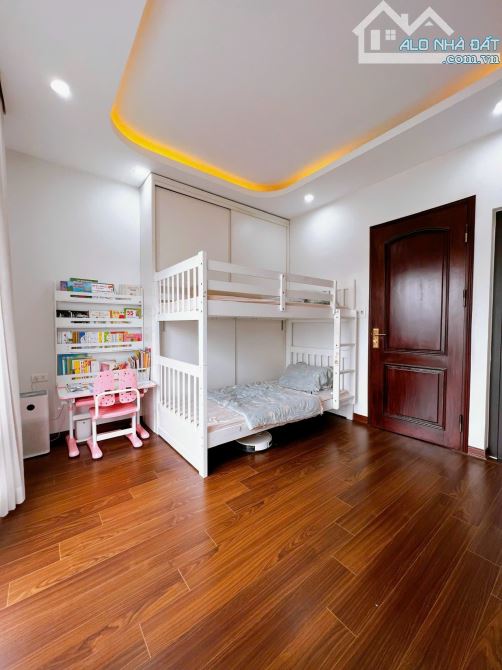 Bán Nhà Khu Đấu Giá Cổng Đồng Đa Sĩ Kiến Hưng Phân lô vỉa hè ô tô đổ cửa full mọi tiện ích - 1