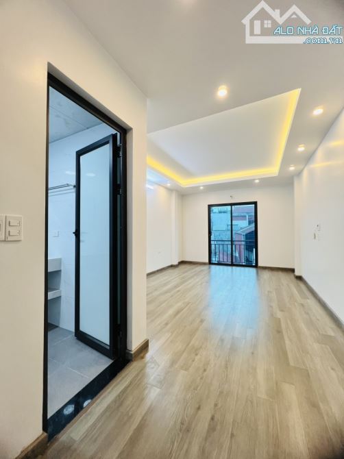 LẠC.LONG QUÂN - LÔ GÓC,THANG MÁY - 6 TẦNG 4 NGỦ CHỈ 10.5 TỶ - 2