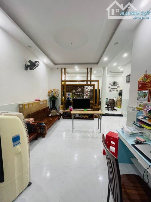 Bán Biệt Thự Mini 1 Trệt 1 Lầu Đường Nội Bộ Nguyễn Hới 130M2 (10x11) - Giá: 11.5Tỷ - 2