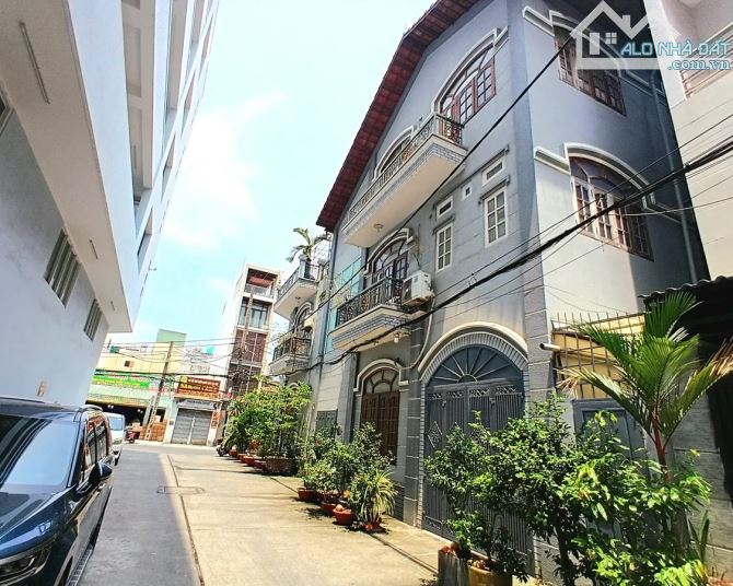 BIỆT THỰ MẶT TIỀN CĂN GÓC LÊ THỊ BẠCH CÁT, QUẬN 11 – 168M², 3 TẦNG, NGANG 8M - CHỈ 36T - 2