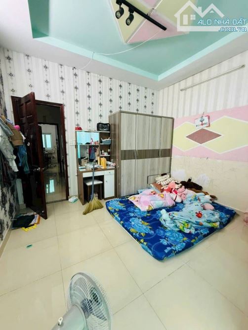 HUỲNH VĂN NGHỆ GÒ VẤP .40M , 2 TẦNG ,GẦN CHỢ PHẠM VĂN BẠCH ,EMART. SÂN BAY CHỈ NHỈNH 3 TỶ. - 2