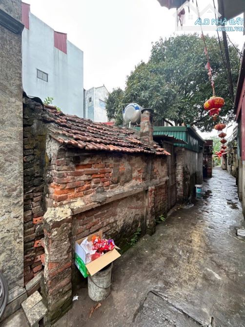 HÀNG XÓM GỬI BÁN MẢNH ĐẤT THÔNG SỐ VÀNG CHỈ 7 TỶ 61M2 MT:4,2M Ô TÔ ĐỖ CỔNG SỔ ĐỎ NÉT CĂNG - 2