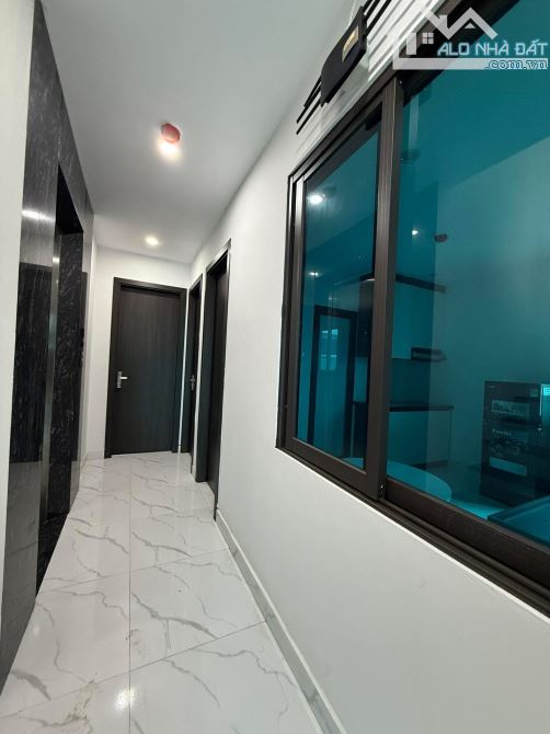 Bán toà CCMN Hồ Tùng Mậu, 90m x 6T, mặt tiền 12m, lô góc 2 thoáng, 25 PKK, dòng tiền 140tr - 2