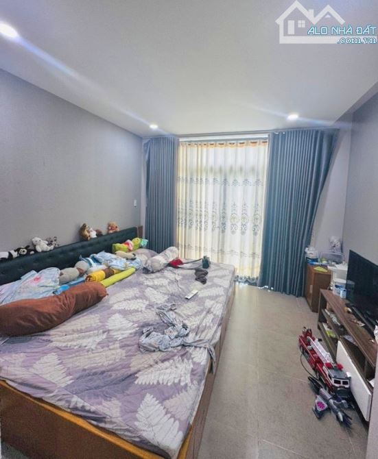 BÁN NHÀ ĐẸP SÁT KINH DƯƠNG VƯƠN.G - KH.U TÊ.N LỬ.A - HẺM XE HƠI - FULL NỘI THẤT - ( 4X16M - 2