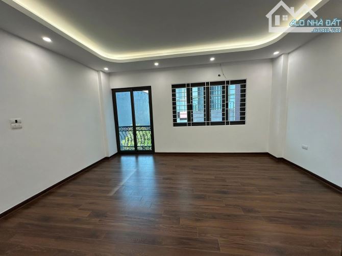 Nhà 6 tầng phố Trường Lâm, thang máy, nội thất xịn xò, ngõ ô tô, 40m, MT 5m, nhỉnh 9 tỷ - 2