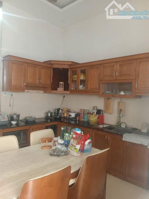 Xe tải đỗ cửa, Biệt thự giáp Bà Điểm, Hóc Môn, 130m, ngang 8m, chỉ 6,6 tỷ. - 2