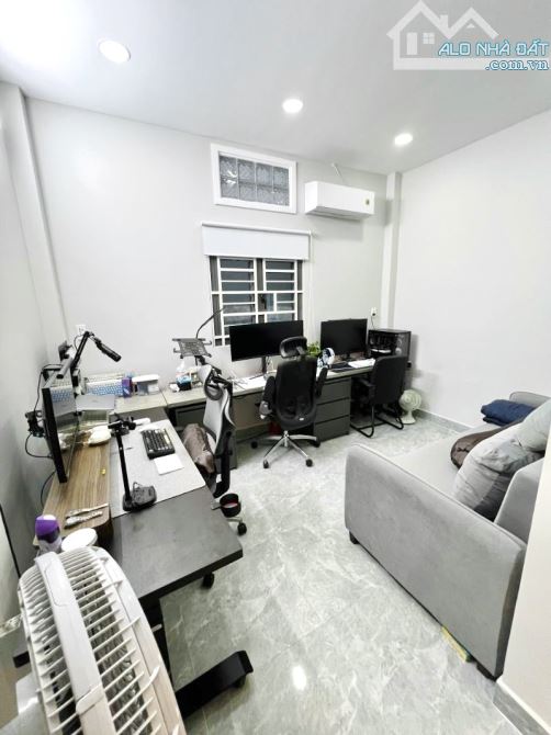 Nhà mới, ở ngay 4x14m - gần Bệnh viện Hồng Đức, Thống Nhất, Phường 10, Gò Vấp chỉ 5.xx tỷ - 2