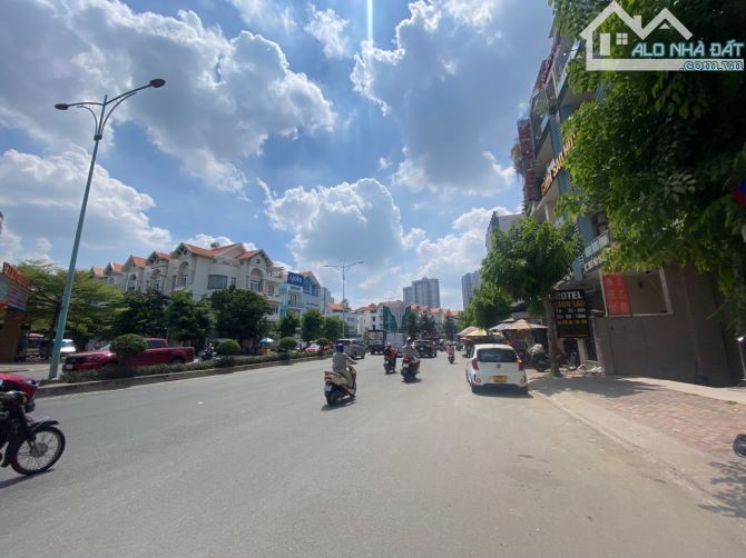 2MT Trường Chinh Quận 12 ( Gần An Sương) 8x20m trệt 3 lầu ST. Giá 26 tỷ. HĐT 45 Triệu/Th - 2