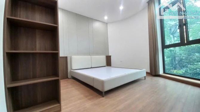 Siêu phẩm Bồ Đề 90m,4 tầng,mtien rộng,thang máy,dg rộng ôtô thông Hồng Tiến,chỉ hơn 16 tỷ - 2