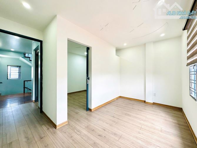 P Tuấn. 𝐒𝐢𝐞̂𝐮 𝐏𝐡𝐚̂̉𝐦 5 tầng Mặt Đường Đinh Nhu thông Nguyễn Công Hoà – Lán Bè - 2