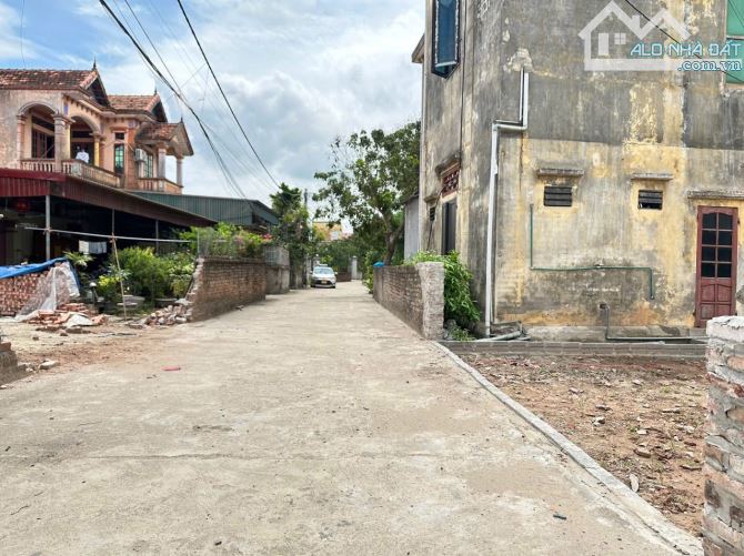 Bán 70,6m . Mặt tiền 5,8m đường oto tránh nhau thông các ngat tại CD Quán Trạch. Giá chỉ4x - 2