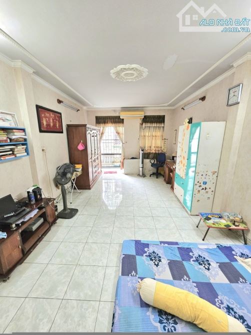Bán nhà hẻm xe tải tránh gần Cộng Hòa, Tân Bình, 96m2, 4 tầng, chỉ 10 tỷ hơn - 2