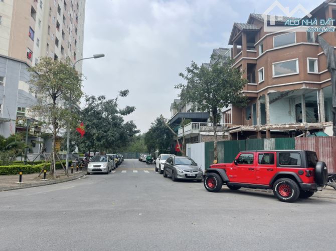 THẠCH BÀN 41 tỷ 150m LÔ GÓC 18m MẶT TIỀN KINH DOANH,LONG BIÊN - 2