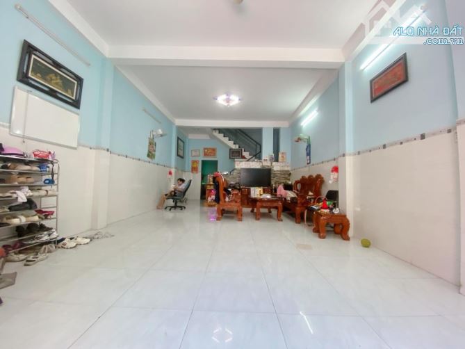 NHÀ ĐẸP THẠNH LỘC QUẬN 12 CHỈ HƠN 5 TỶ- DT 80m2 (5,2x18) 2 Lầu 4PN CÒN MỚI CỨNG - 2