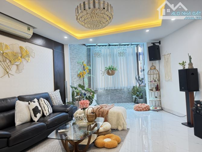 158N  Nguyễn Khánh Toàn 70 tỷ, 111m2. xây mới 8 tầng, mặt tiền 23m. - 2