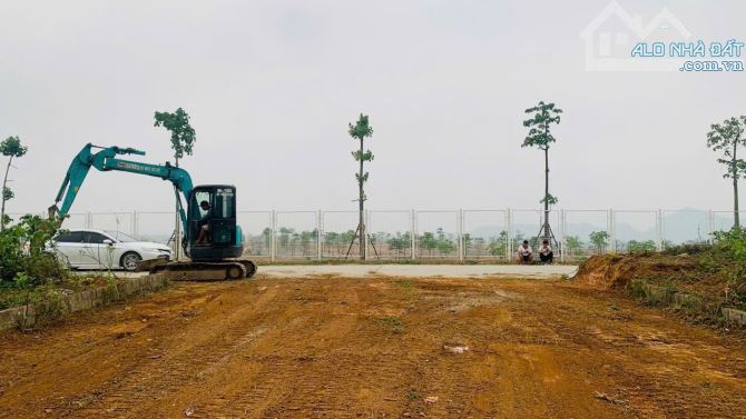 CHÍNH CHỦ GỬI BÁN LÔ ĐẤT SIÊU VỊ TRÍ – ĐỐI DIỆN KHU BIỆT THỰ LA SAVEUR HÒA BÌNH DT 585m2 - 2