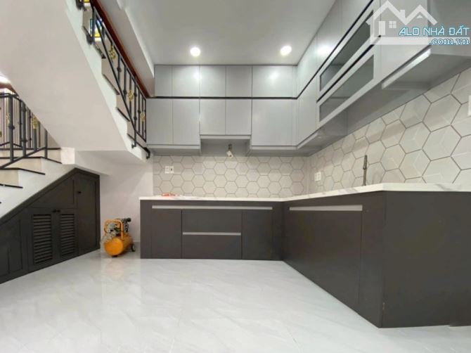 Siêu phẩm 3 tầng - mới - Gần Đầm Sen - Kênh Tân Hóa - Tân Phú - 4x11m, 5.7 TỶ - 3