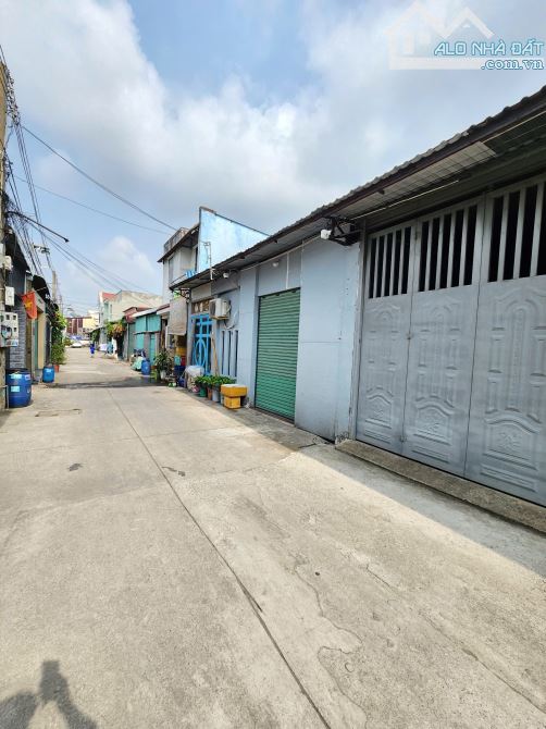 Bán nhà cấp 4 (5.5x18.2m), hẻm ĐT.743B p.An Phú gần chợ Đông Đô - 3