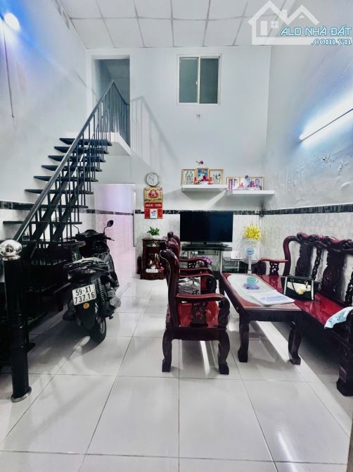 Hẻm xe hơi 2 Tầng ngay cao đẳng Công Thương Phước Long B Thủ Đức 4ty3 - 3